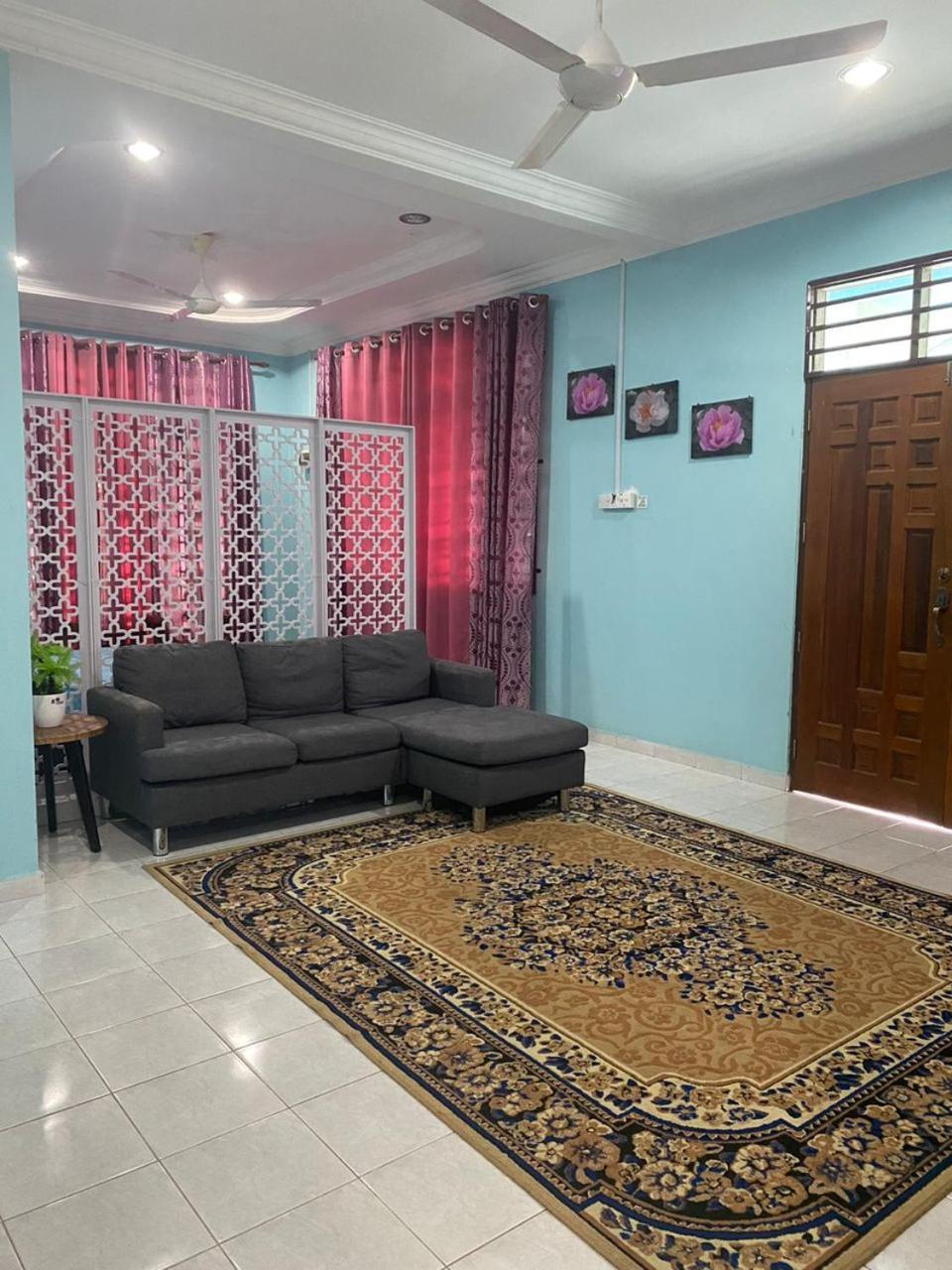 Seri Idaman Guest House  Pasir Mas Bagian luar foto
