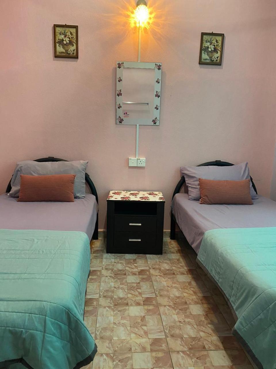 Seri Idaman Guest House  Pasir Mas Bagian luar foto